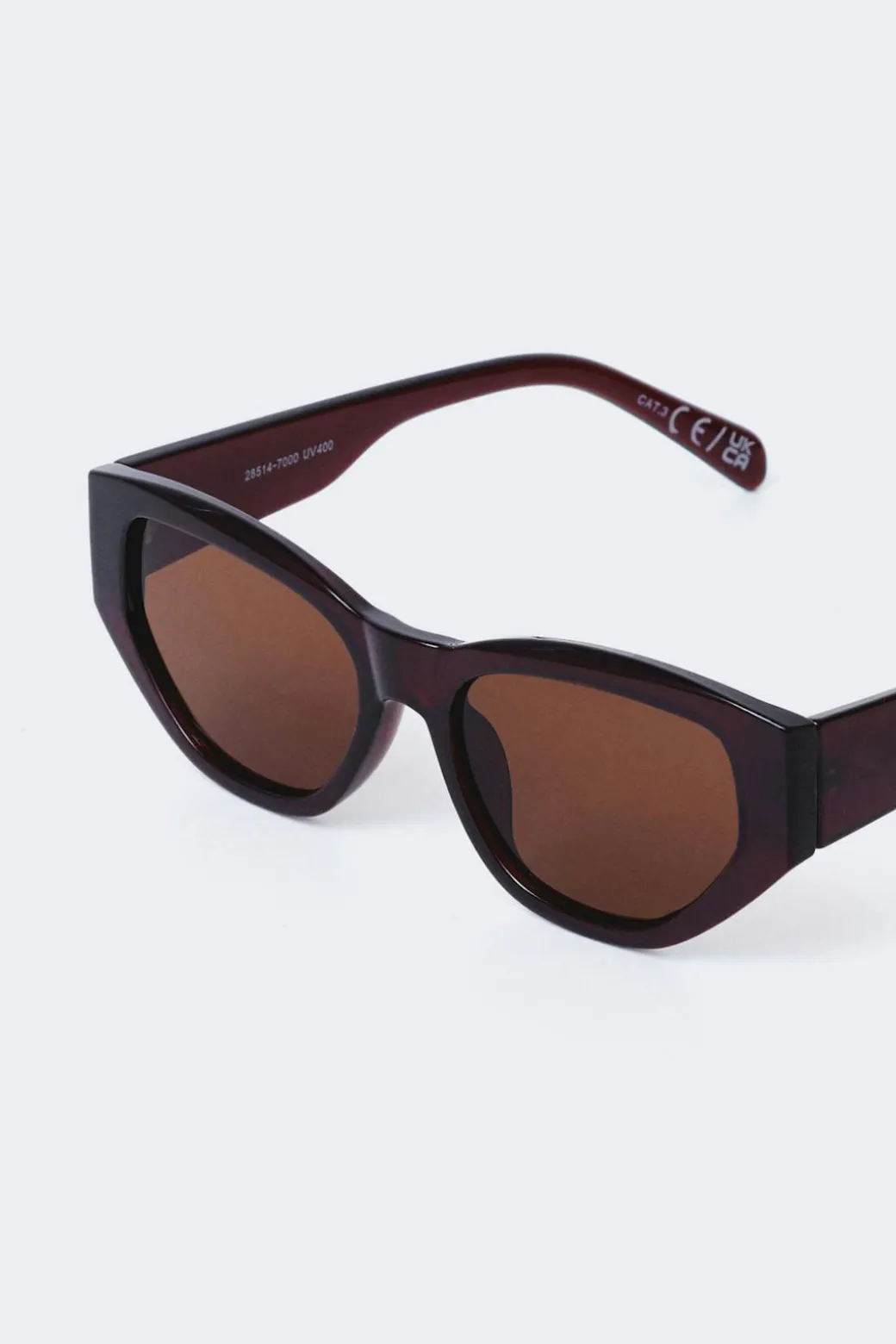 Angular cateye sunglasses