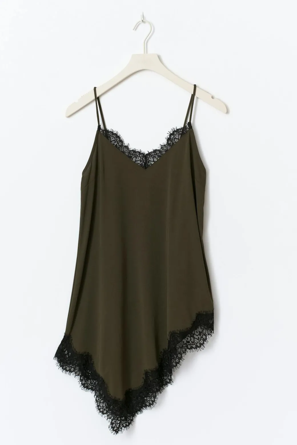 Asymmetric lace singlet