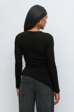 Asymmetric tie top