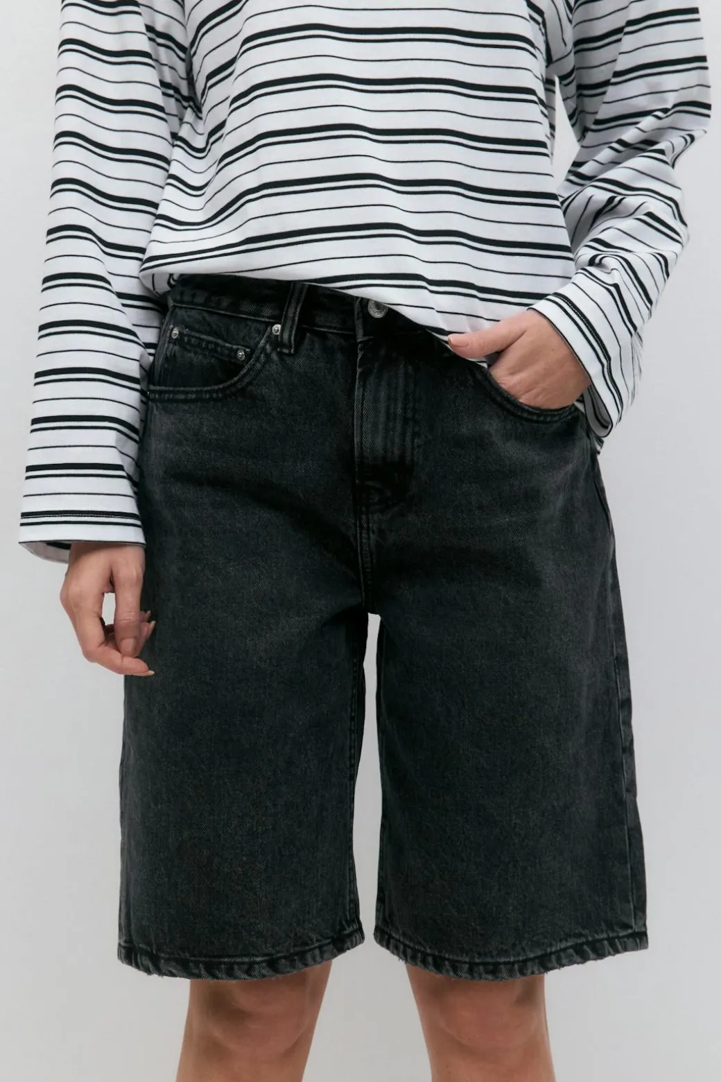 Baggy denim shorts