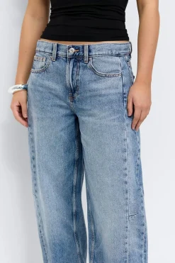 Balloon jeans