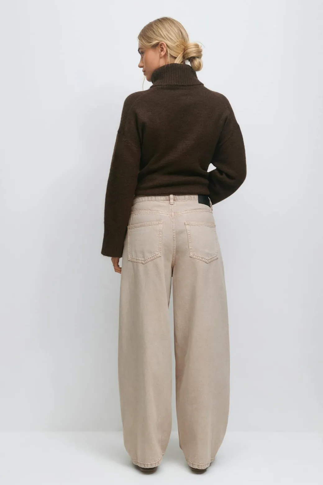 Barrel balloon jeans