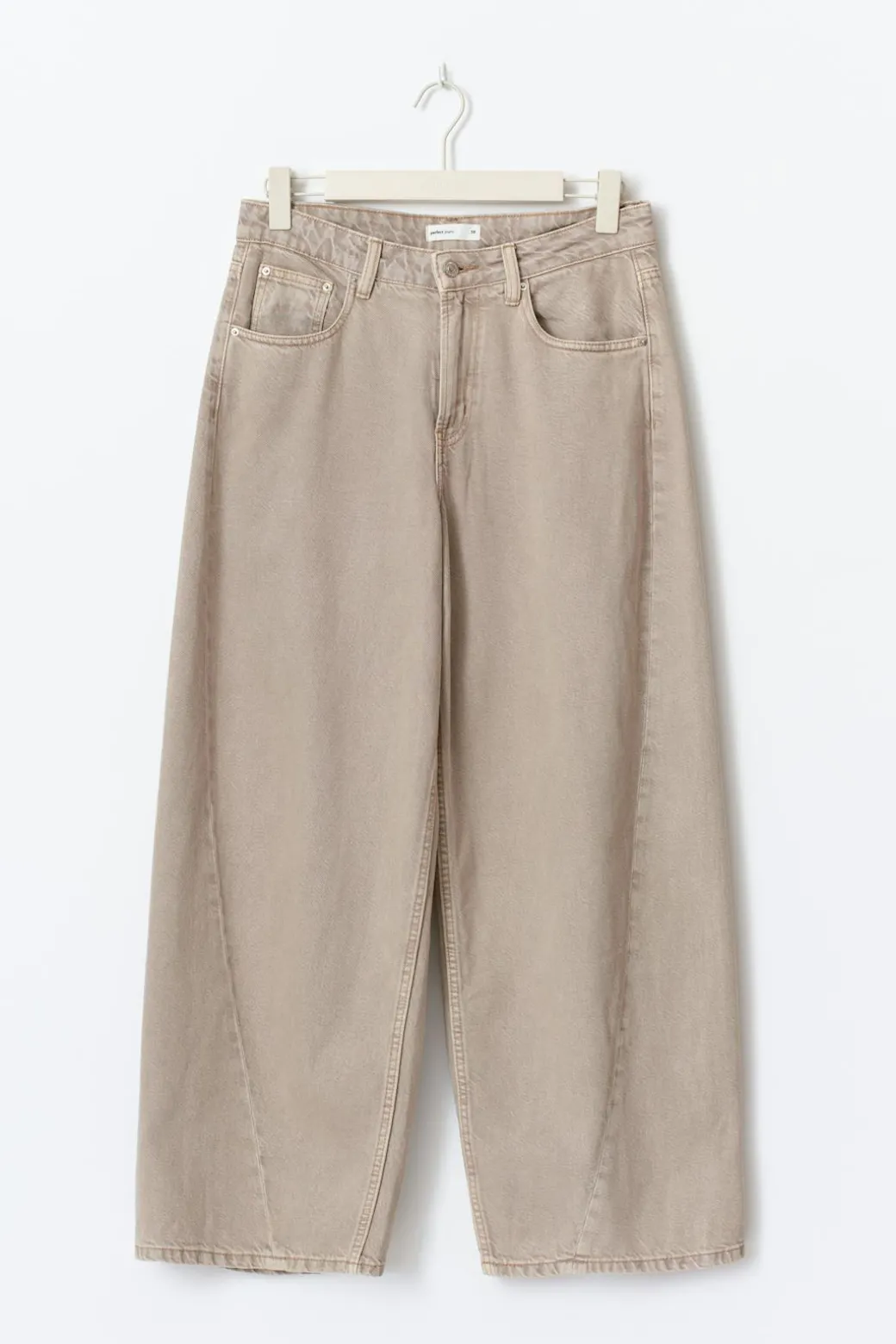 Barrel balloon jeans