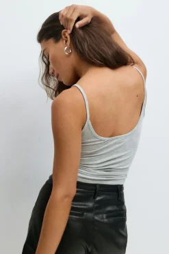 Basic strap singlet