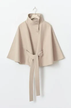 Belt cape jacket