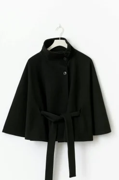 Belt cape jacket