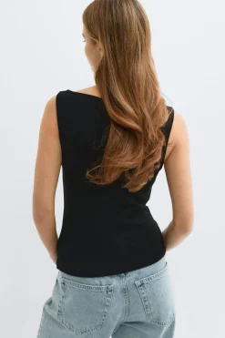 Boatneck tanktop
