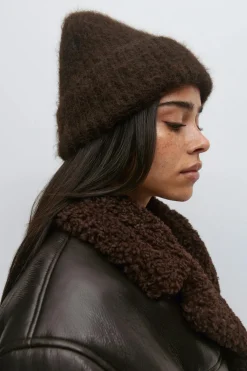 Chunky hairy beanie