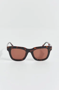 classic chunky sunglasses