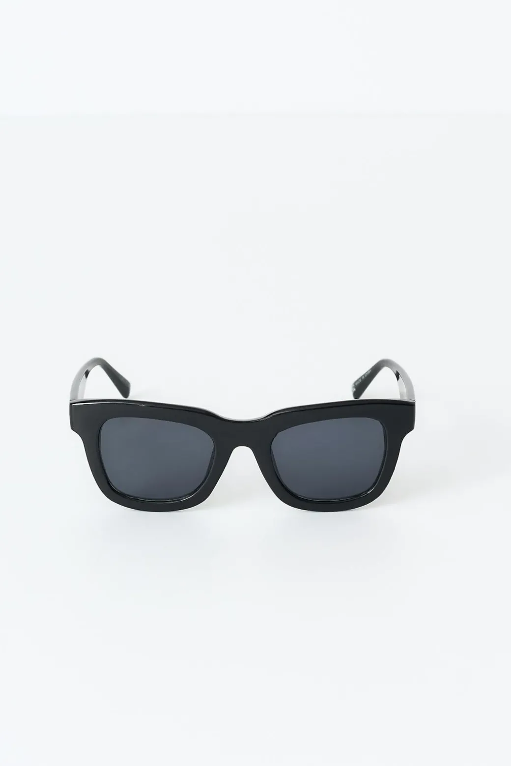 classic chunky sunglasses