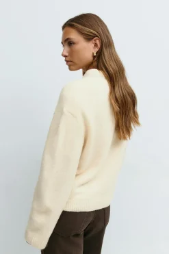 Crew neck knitted sweater