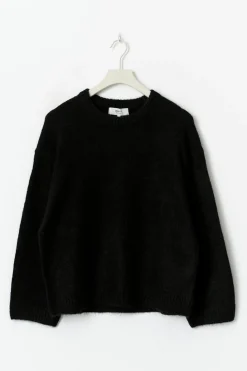 Crew neck knitted sweater