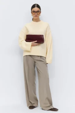 Crew neck knitted sweater