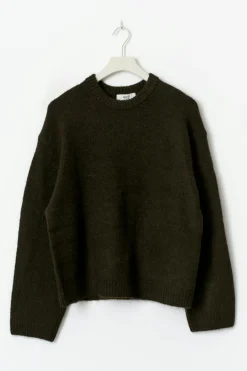 Crew neck knitted sweater