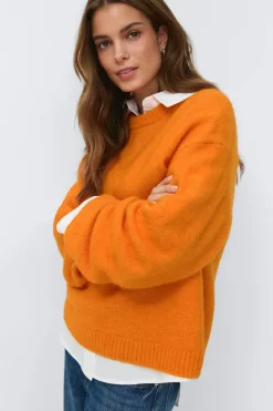 Crew neck knitted sweater