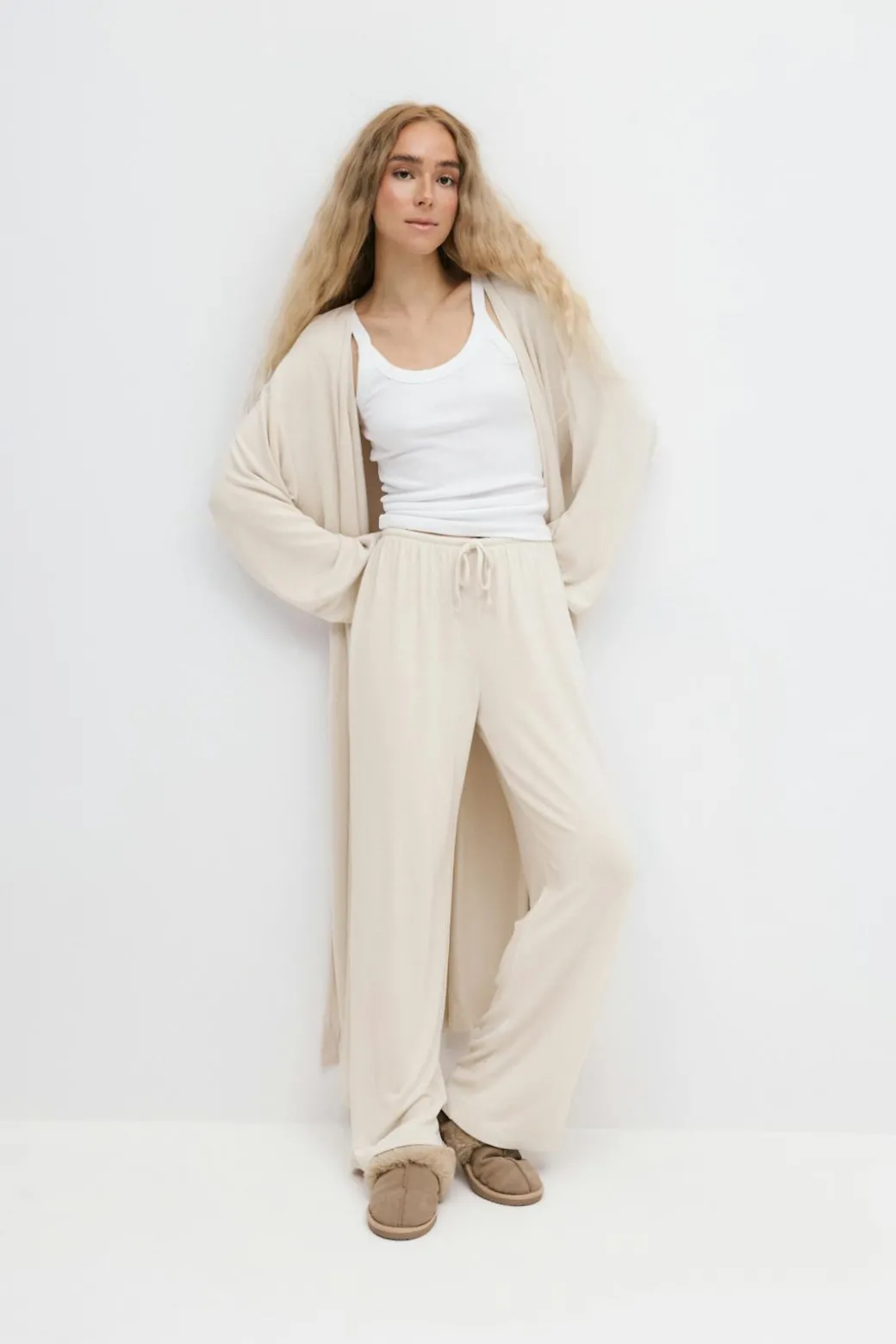 Drawstring wide trousers