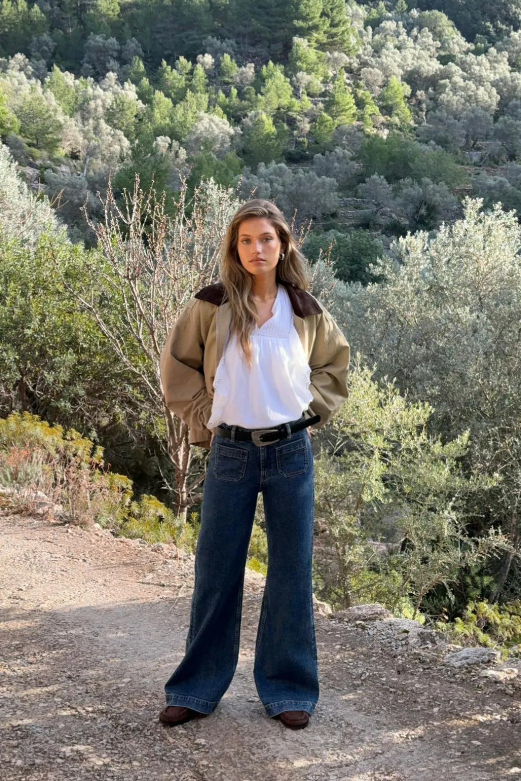 Front pocket flare jeans