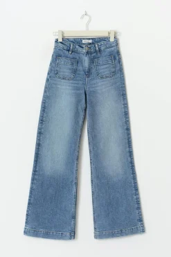 Front pocket flare jeans