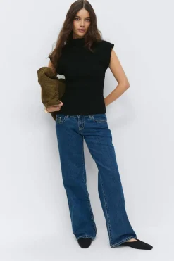 Funnel neck top
