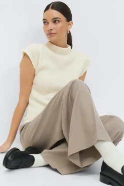 Funnel neck top