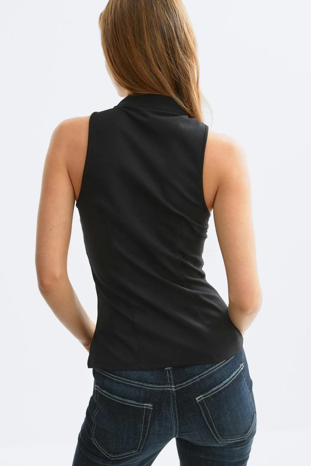 Keyhole tie top