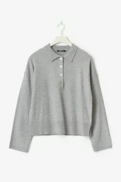 Knitted collar sweater