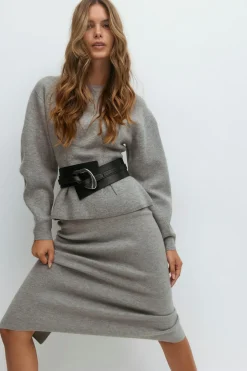 Knitted pencil skirt