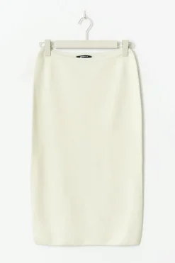 Knitted pencil skirt