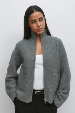 Knitted pocket cardigan