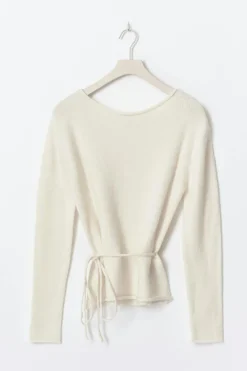 Knitted tie top
