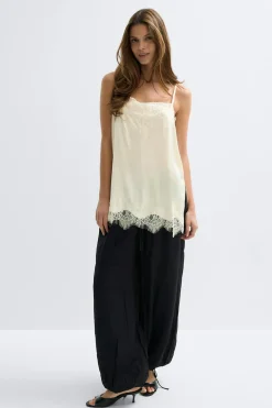 Lace singlet
