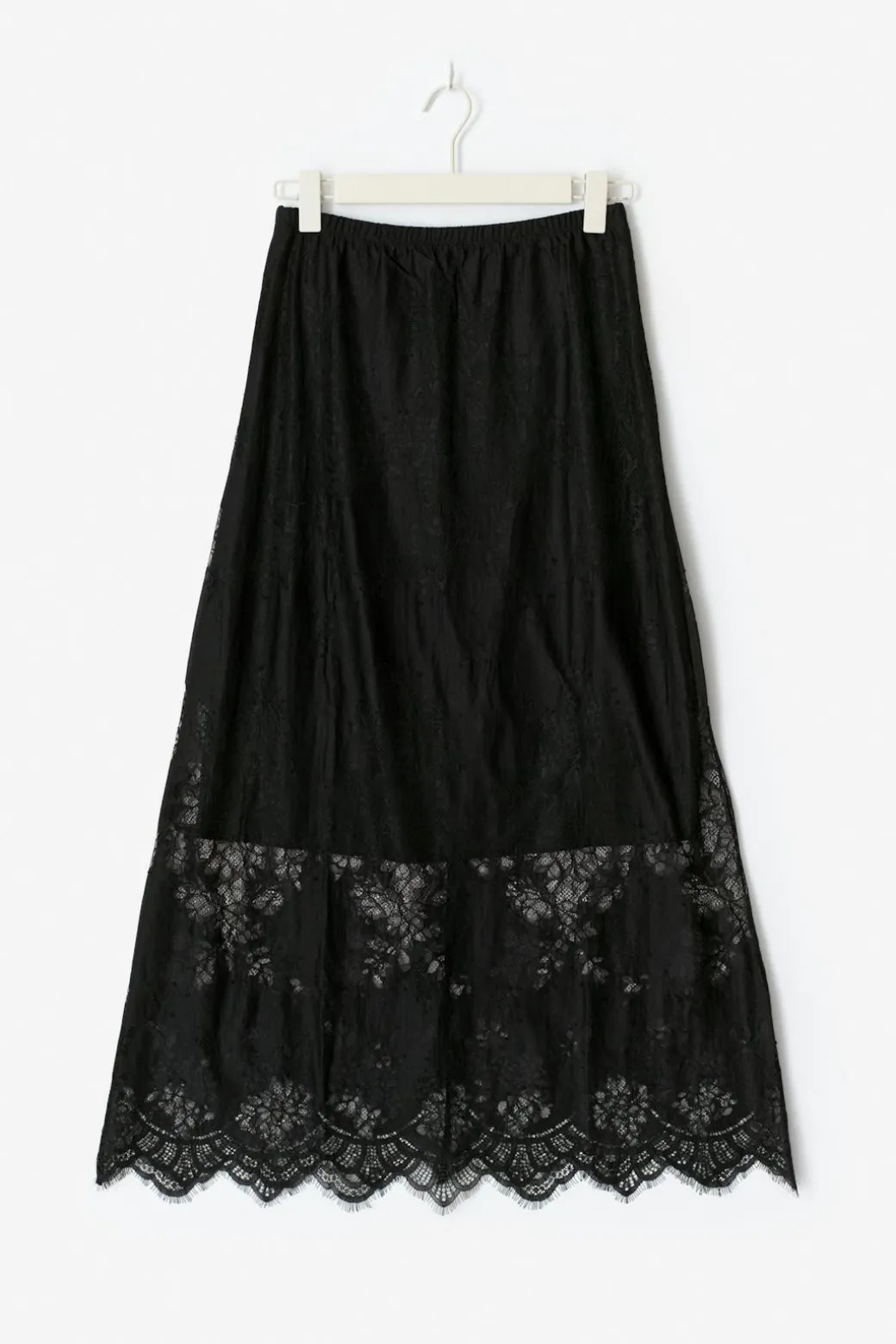 Lace skirt