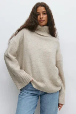 Long sleeve knitted sweater