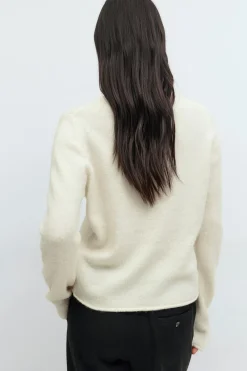 Loose v-neck knit sweater