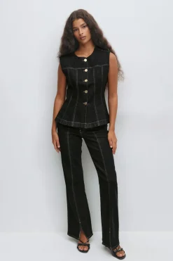 Low front slit jeans