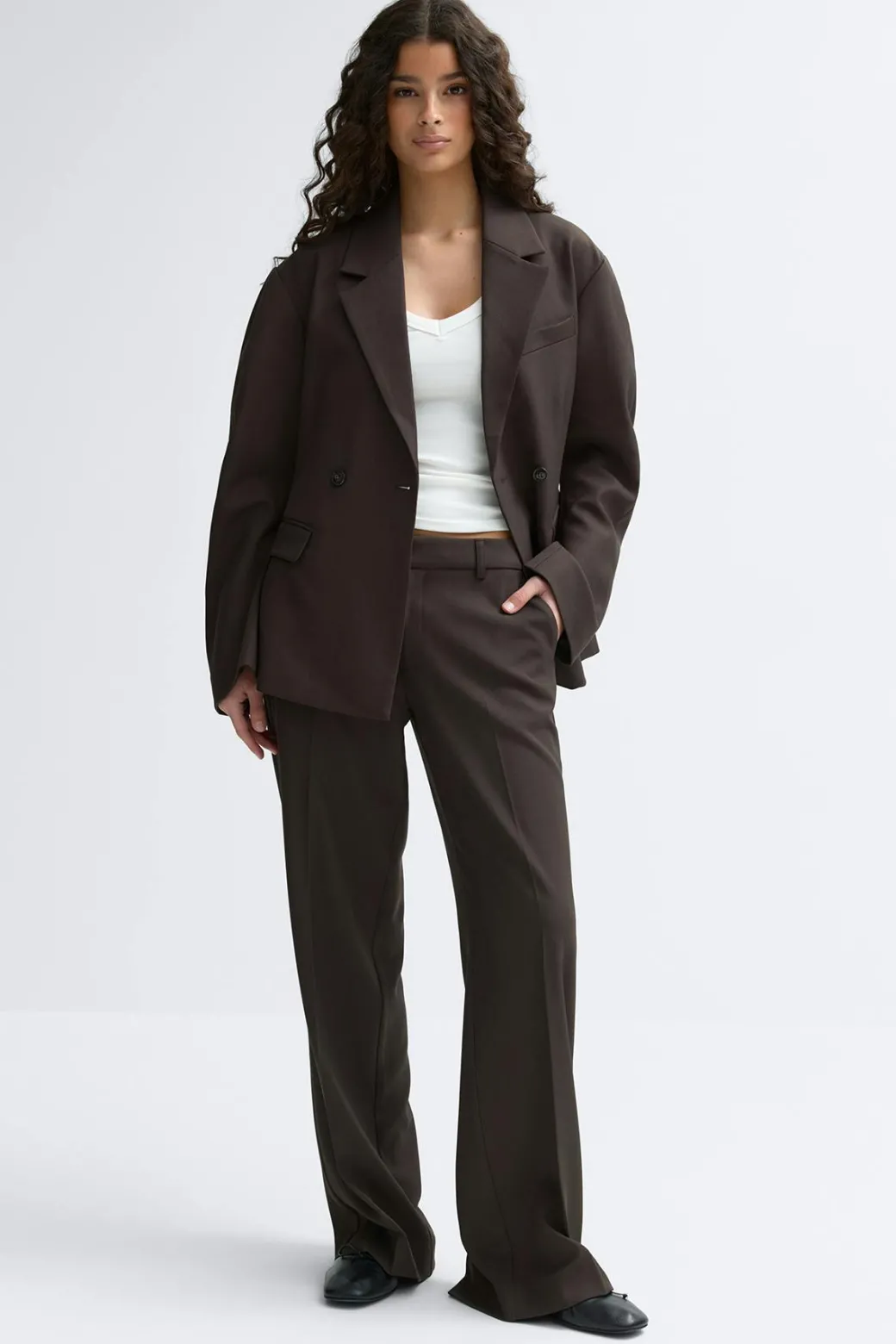 Low waist trousers