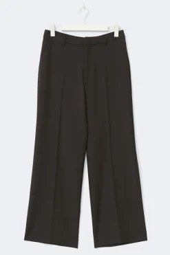 Low waist trousers