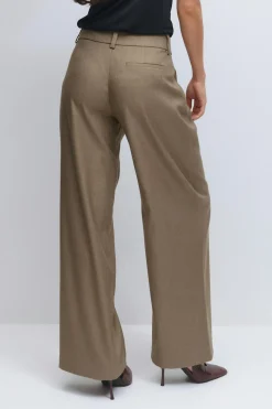 Low wide pleated trousers