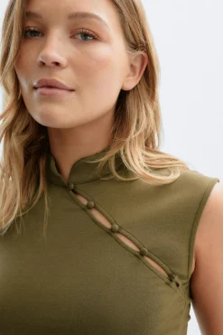 Mandarin collar button top