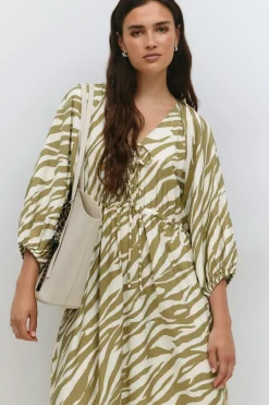 Maxi lacing dress