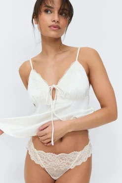 3-pack scallop lace thong