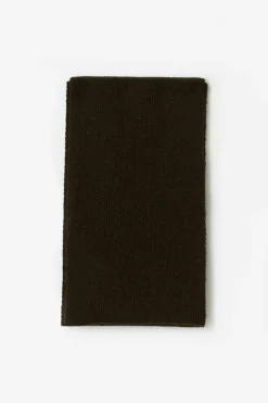 Rib knitted scarf