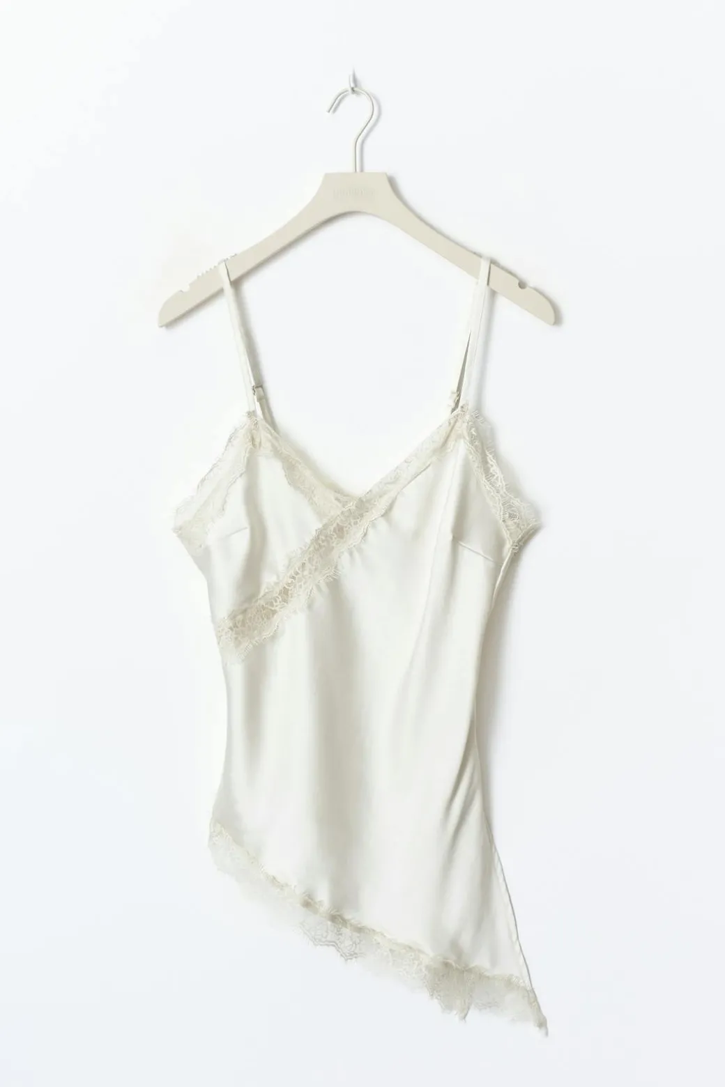 Satin asymmetric singlet