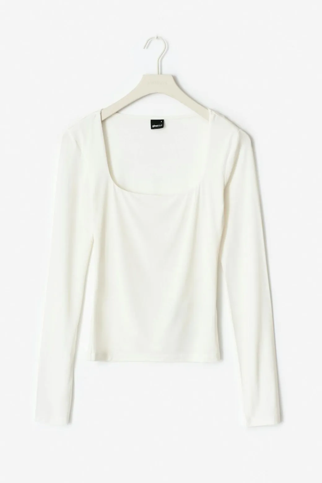 Scoop neck top