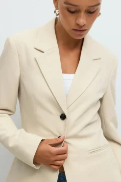 Shaped blazer