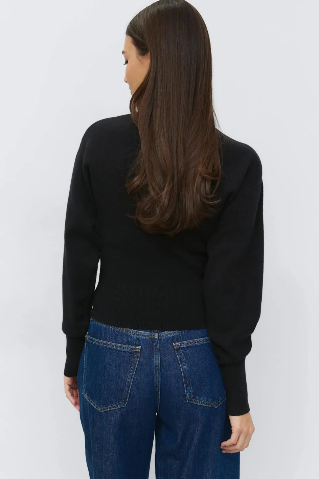 Shaped knitted cardigan
