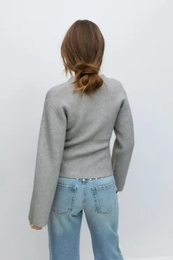 Shaped knitted cardigan