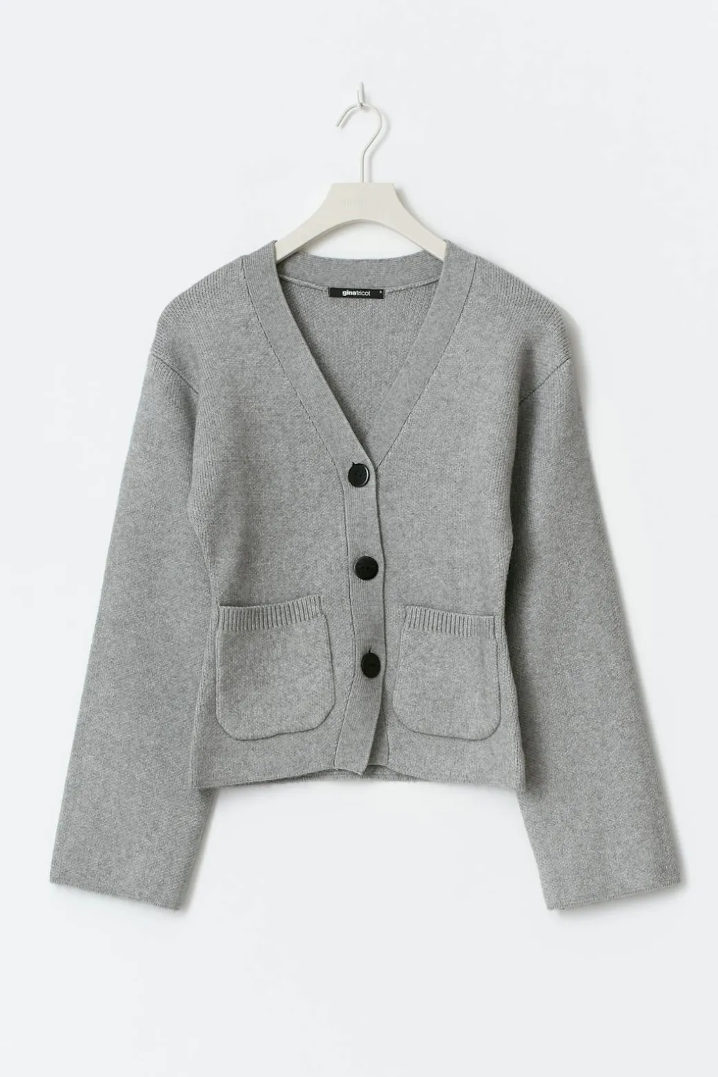Shaped knitted cardigan