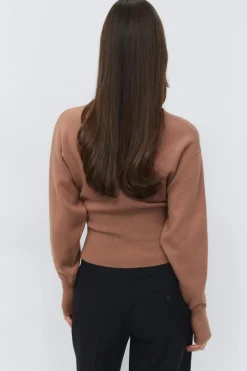 Shaped knitted cardigan