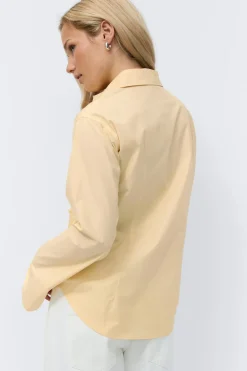 Shaped shirt